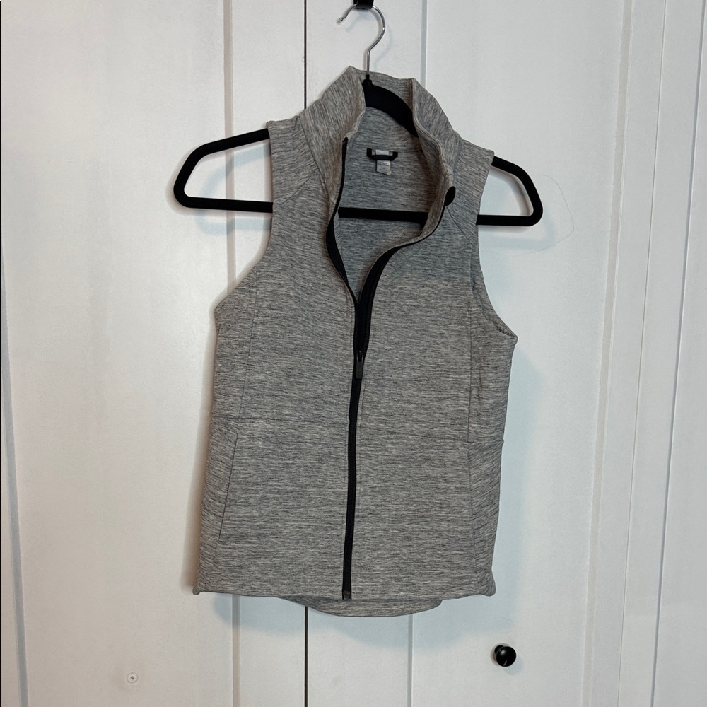 Lululemon Athletica Heathered Grey Zip up Vest - 2 - Black accents